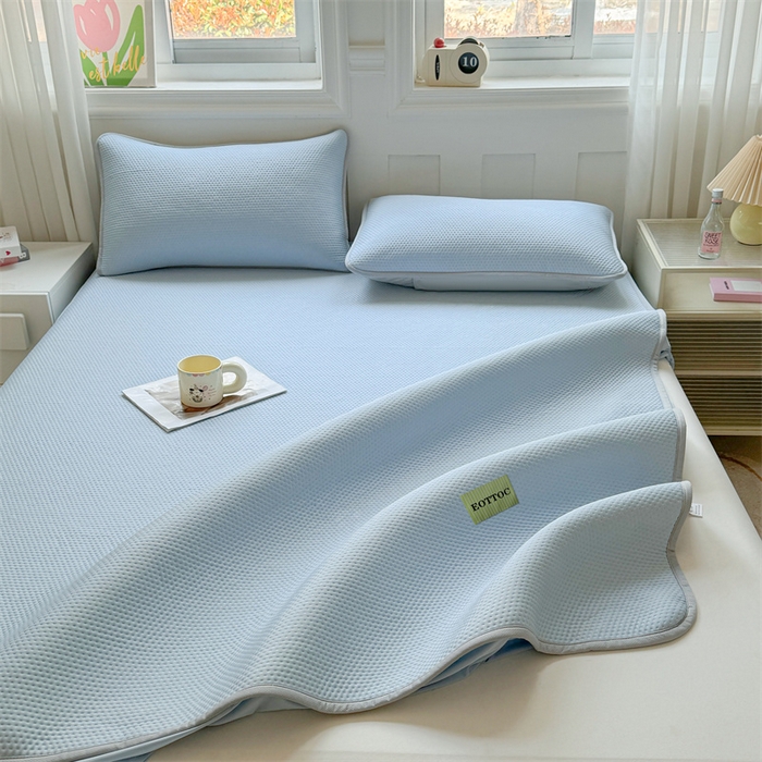 91家纺网 家纺一手货源 找家纺 雯豆家纺 2026春夏新款凉感丝豆豆床笠三件套加厚三明治床垫保护套 凉感丝豆豆床笠-柏林蓝