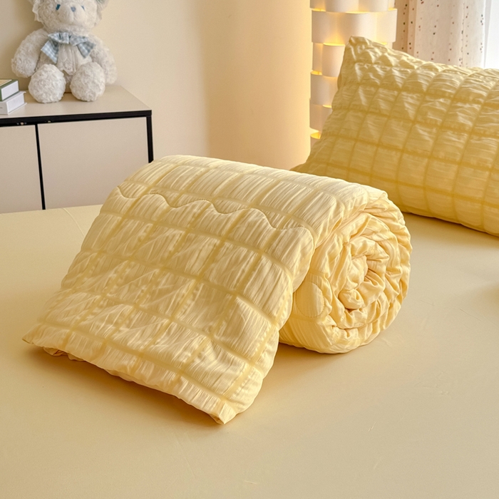 91家纺网 家纺一手货源 找家纺 卡斯诺家纺馆 2026新款亲肤泡泡纱夏被四件套 柠檬黄