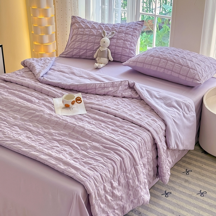 91家纺网 家纺一手货源 找家纺 卡斯诺家纺馆 2026新款亲肤泡泡纱夏被四件套 风铃紫