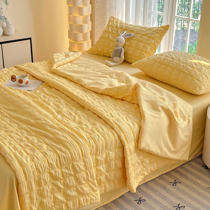 91家纺网 家纺一手货源 找家纺 卡斯诺家纺馆 2026新款亲肤泡泡纱夏被四件套 柠檬黄