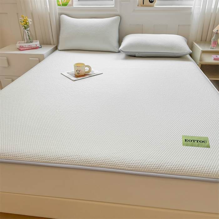 91家纺网 家纺一手货源 找家纺 雯豆家纺 2026春夏新款凉感丝豆豆床笠三件套加厚三明治床垫保护套 凉感丝豆豆床笠-薄雾灰