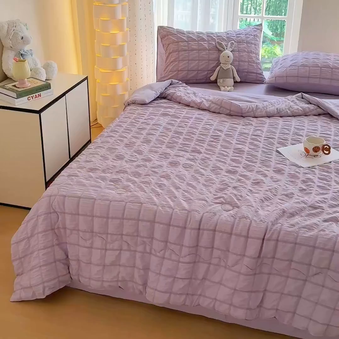 91家纺网 家纺一手货源 找家纺 卡斯诺家纺馆 2026新款亲肤泡泡纱夏被四件套 风铃紫