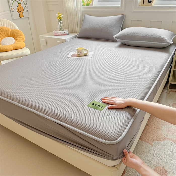 91家纺网 家纺一手货源 找家纺 雯豆家纺 2026春夏新款凉感丝豆豆床笠三件套加厚三明治床垫保护套 凉感丝豆豆床笠-冰川灰