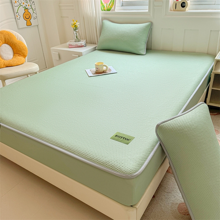 91家纺网 家纺一手货源 找家纺 雯豆家纺 2026春夏新款凉感丝豆豆床笠三件套加厚三明治床垫保护套 凉感丝豆豆床笠-春辰绿