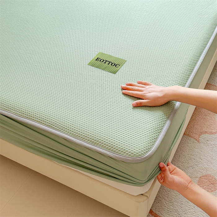 91家纺网 家纺一手货源 找家纺 雯豆家纺 2026春夏新款凉感丝豆豆床笠三件套加厚三明治床垫保护套 凉感丝豆豆床笠-春辰绿