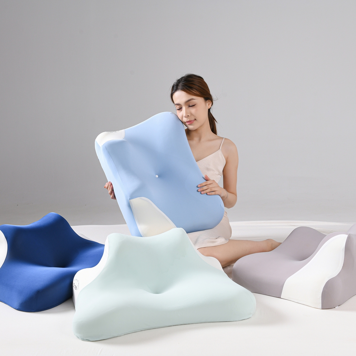 91家纺网 家纺一手货源 找家纺 （总）优芯选 2026新款多功能手机趴睡枕-人体工学床上趴睡枕芯趴着睡觉玩手机神器枕头枕芯