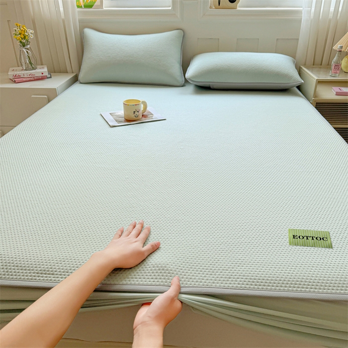 91家纺网 家纺一手货源 找家纺 雯豆家纺 2026春夏新款凉感丝豆豆床笠三件套加厚三明治床垫保护套 凉感丝豆豆床笠-海港蓝