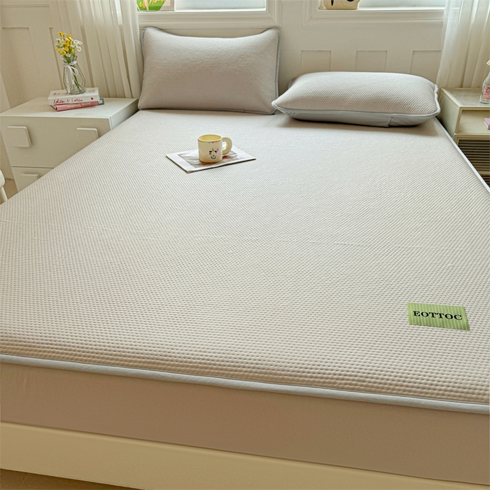 91家纺网 家纺一手货源 找家纺 雯豆家纺 2026春夏新款凉感丝豆豆床笠三件套加厚三明治床垫保护套 凉感丝豆豆床笠-莫奈咖