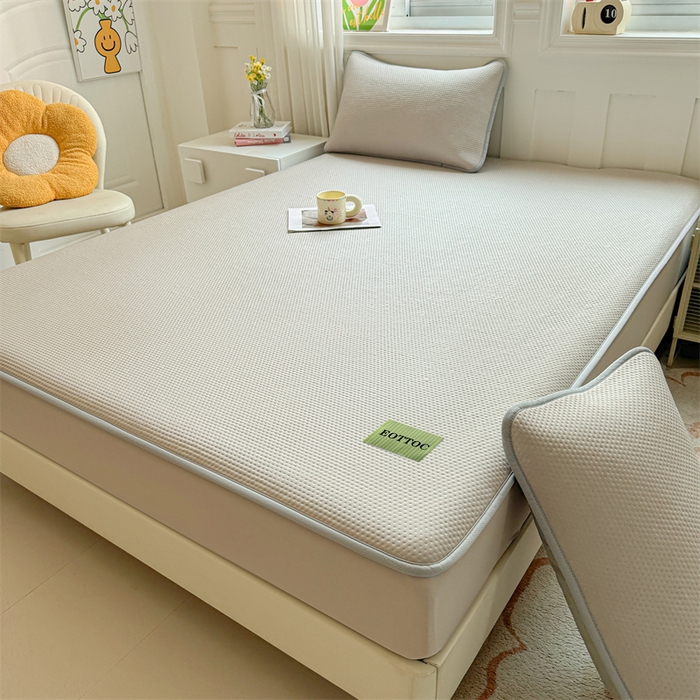 91家纺网 家纺一手货源 找家纺 雯豆家纺 2026春夏新款凉感丝豆豆床笠三件套加厚三明治床垫保护套 凉感丝豆豆床笠-莫奈咖