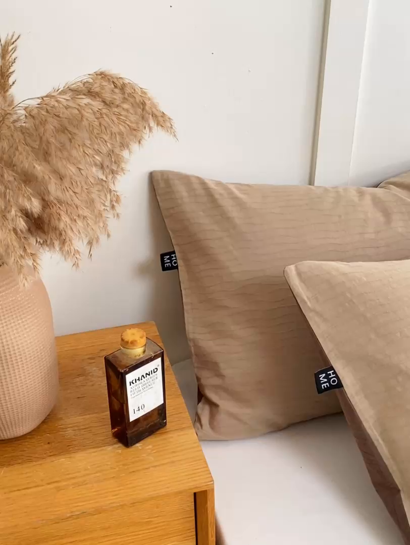 91家纺网 家纺一手货源 找家纺 恋人优选 2026新款全棉提花枕套 大波浪卡其