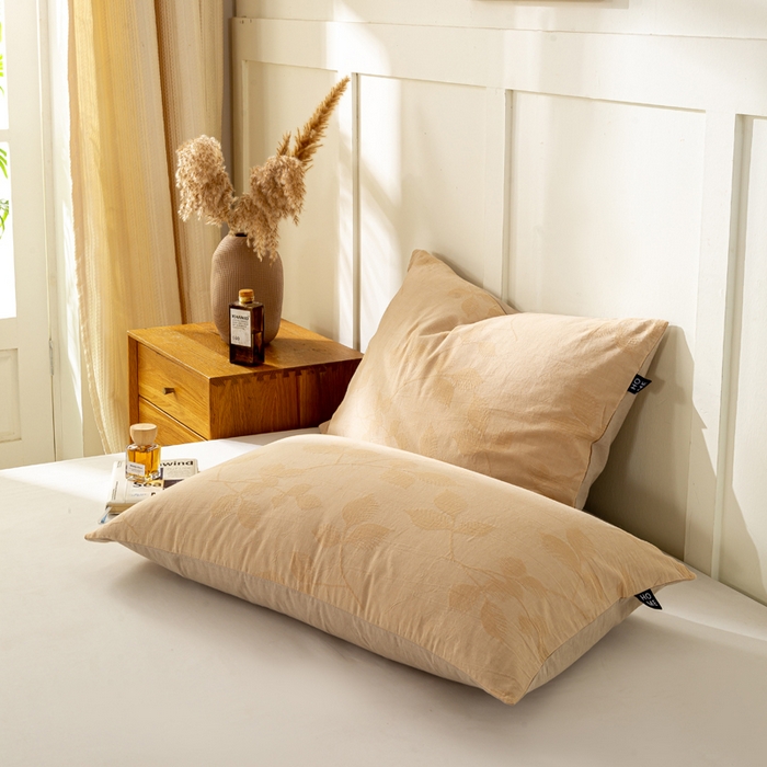 91家纺网 家纺一手货源 找家纺 恋人优选 2026新款全棉提花枕套 樱花叶-卡其