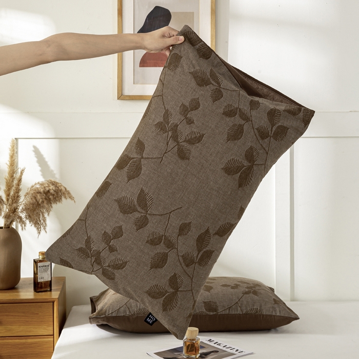 91家纺网 家纺一手货源 找家纺 恋人优选 2026新款全棉提花枕套 樱花叶-咖