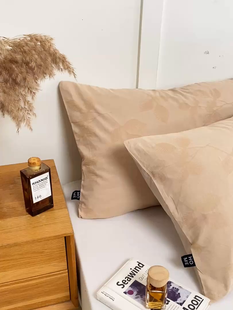 91家纺网 家纺一手货源 找家纺 恋人优选 2026新款全棉提花枕套 浮光卡其