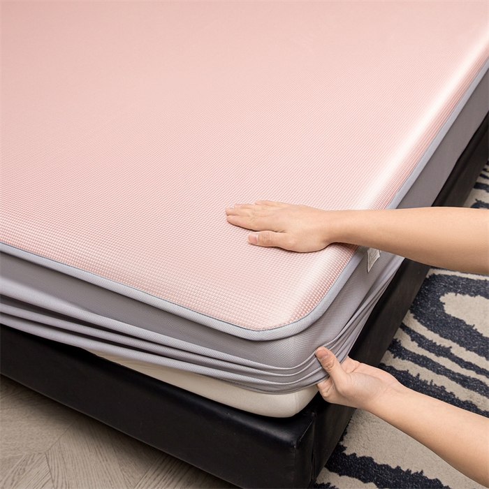 91家纺网 家纺一手货源 找家纺 （总）雯豆家纺 2026春夏新款碳光冰丝床笠加厚三明治凉感床垫保护套夏季床罩凉席席子