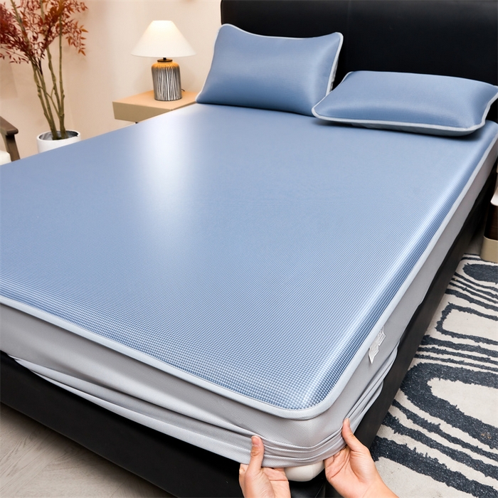 91家纺网 家纺一手货源 找家纺 雯豆家纺 2026春夏新款碳光冰丝床笠加厚三明治凉感床垫保护套夏季床罩凉席席子 千鸟格-床笠款-海星蓝