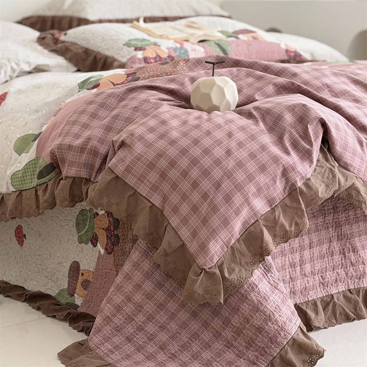 91家纺网 家纺一手货源 找家纺 佰织鑫家居 2026新款全棉法式砂洗棉花床盖款被套四件套 森林物语