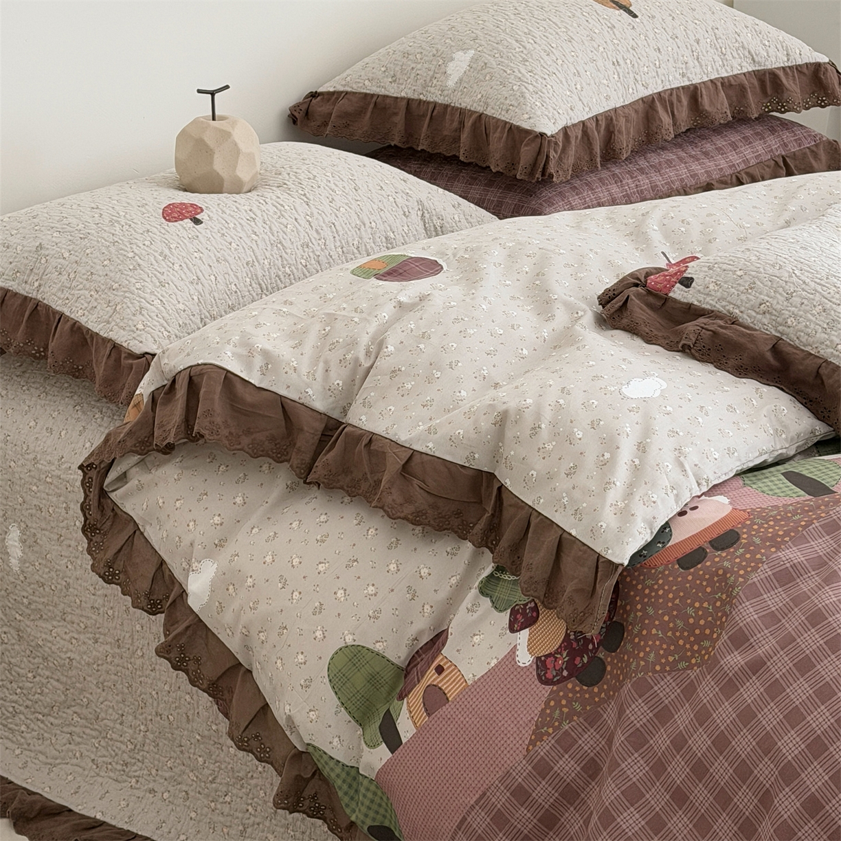 91家纺网 家纺一手货源 找家纺 佰织鑫家居 2026新款全棉法式砂洗棉花床盖款被套四件套 森林物语