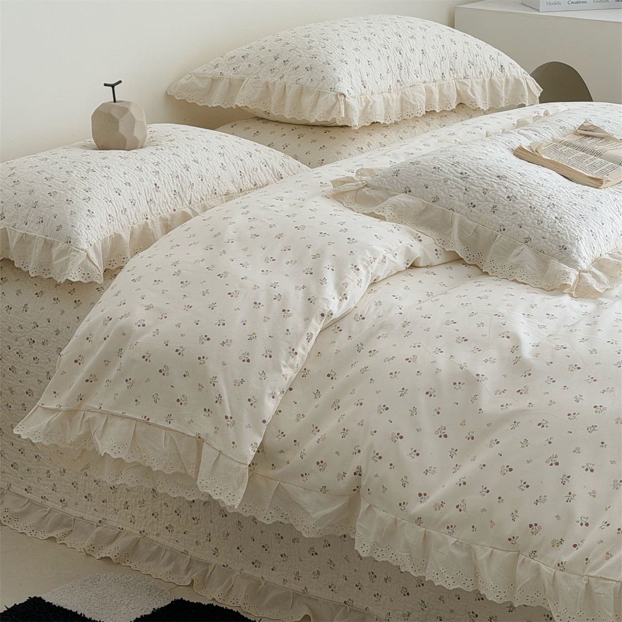 91家纺网 家纺一手货源 找家纺 佰织鑫家居 2026新款全棉法式砂洗棉花床盖款被套四件套 酸奶草莓