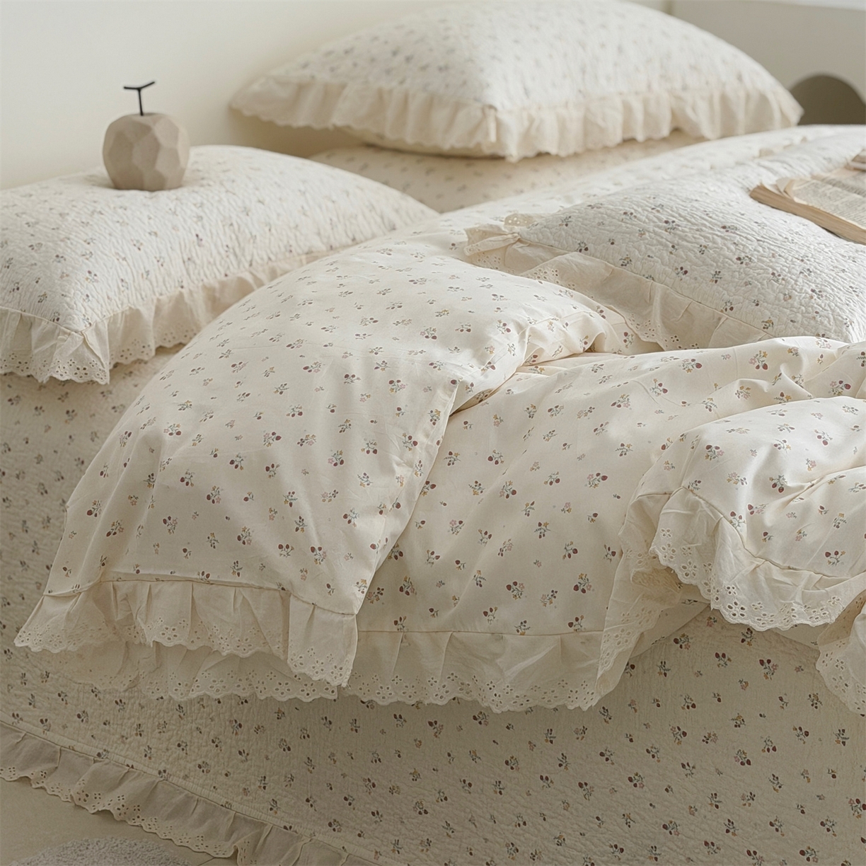 91家纺网 家纺一手货源 找家纺 佰织鑫家居 2026新款全棉法式砂洗棉花床盖款被套四件套 酸奶草莓