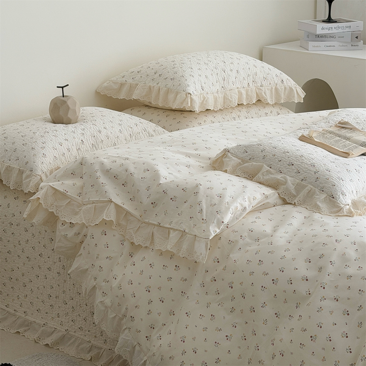 91家纺网 家纺一手货源 找家纺 佰织鑫家居 2026新款全棉法式砂洗棉花床盖款被套四件套 酸奶草莓