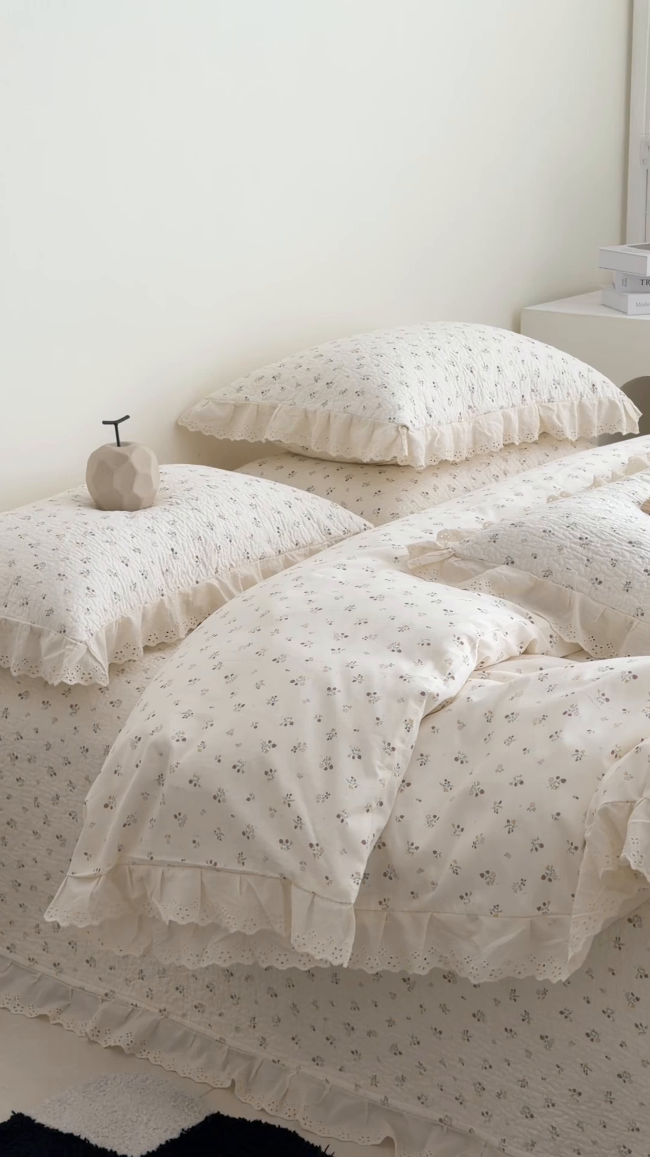 91家纺网 家纺一手货源 找家纺 佰织鑫家居 2026新款全棉法式砂洗棉花床盖款被套四件套 酸奶草莓