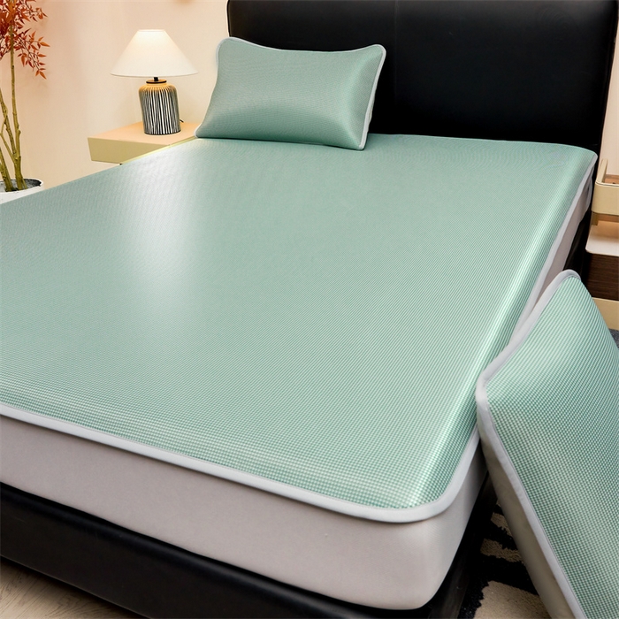 91家纺网 家纺一手货源 找家纺 雯豆家纺 2026春夏新款碳光冰丝床笠加厚三明治凉感床垫保护套夏季床罩凉席席子 千鸟格-床笠款松石绿