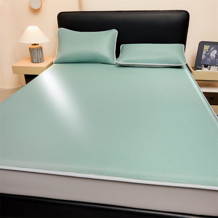 91家纺网 家纺一手货源 找家纺 雯豆家纺 2026春夏新款碳光冰丝床笠加厚三明治凉感床垫保护套夏季床罩凉席席子 千鸟格-床笠款松石绿