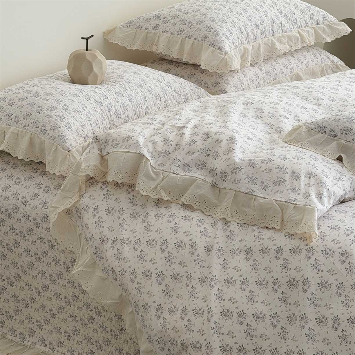 91家纺网 家纺一手货源 找家纺 佰织鑫家居 2026新款全棉法式砂洗棉花床盖款被套四件套 紫遇