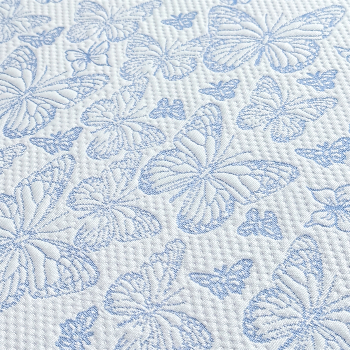 91家纺网 家纺一手货源 找家纺 绒棉世家 2026新款A类凉感豆豆席三件套床裙款软席子 蝶舞-天蓝