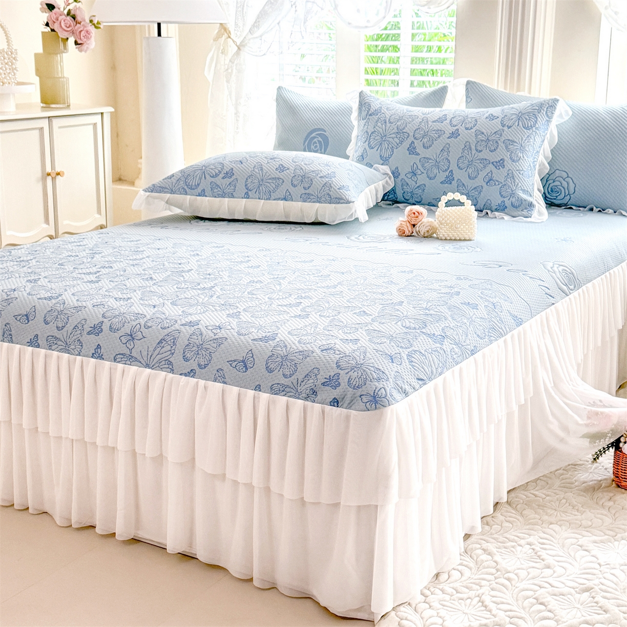 91家纺网 家纺一手货源 找家纺 绒棉世家 2026新款A类凉感豆豆席三件套床裙款软席子 蝶舞-天蓝