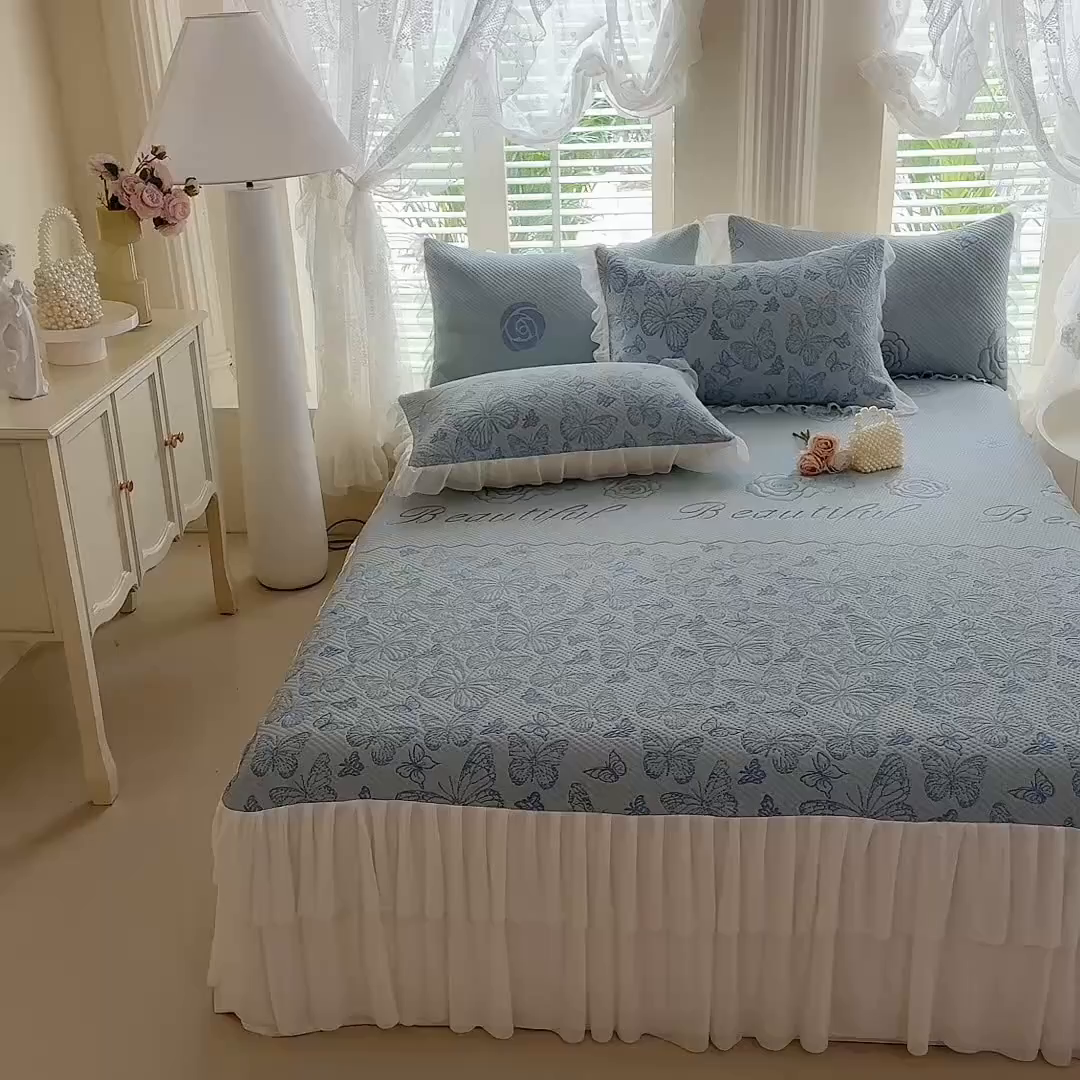91家纺网 家纺一手货源 找家纺 绒棉世家 2026新款A类凉感豆豆席三件套床裙款软席子 蝶舞-天蓝