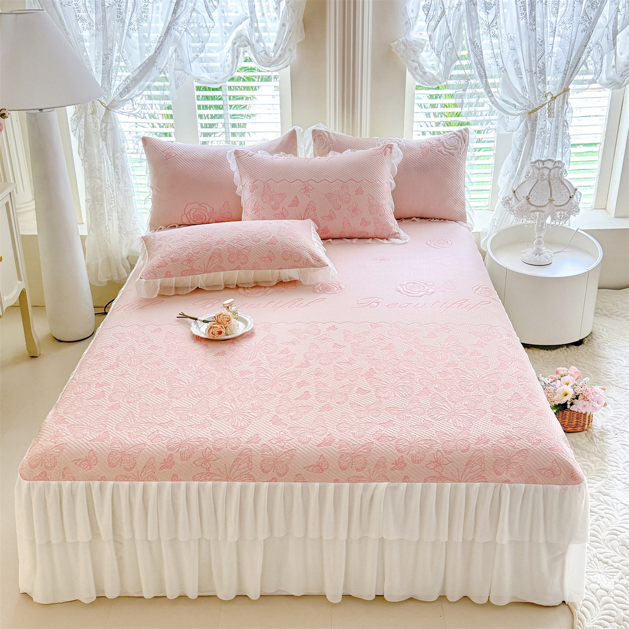 91家纺网 家纺一手货源 找家纺 绒棉世家 2026新款A类凉感豆豆席三件套床裙款软席子 蝶舞-粉玉