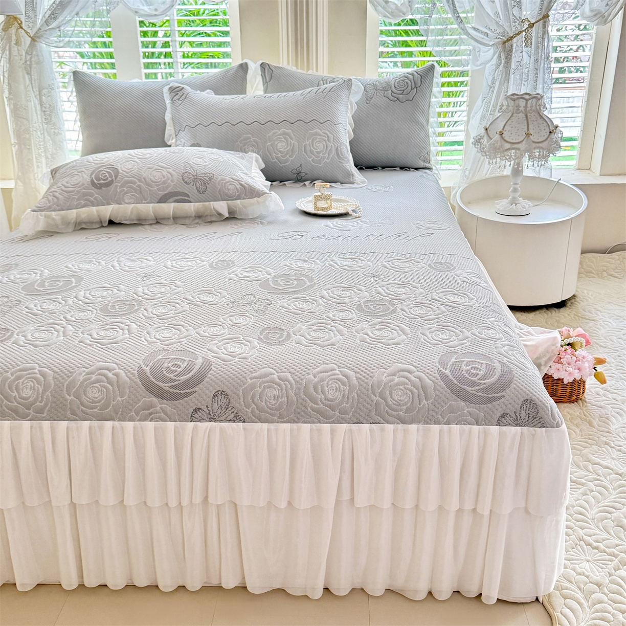 91家纺网 家纺一手货源 找家纺 绒棉世家 2026新款A类凉感豆豆席三件套床裙款软席子 花韵-山灰