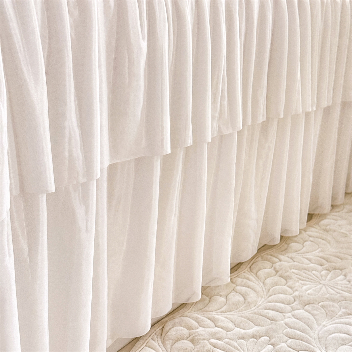 91家纺网 家纺一手货源 找家纺 绒棉世家 2026新款A类凉感豆豆席三件套床裙款软席子 花韵-粉玉