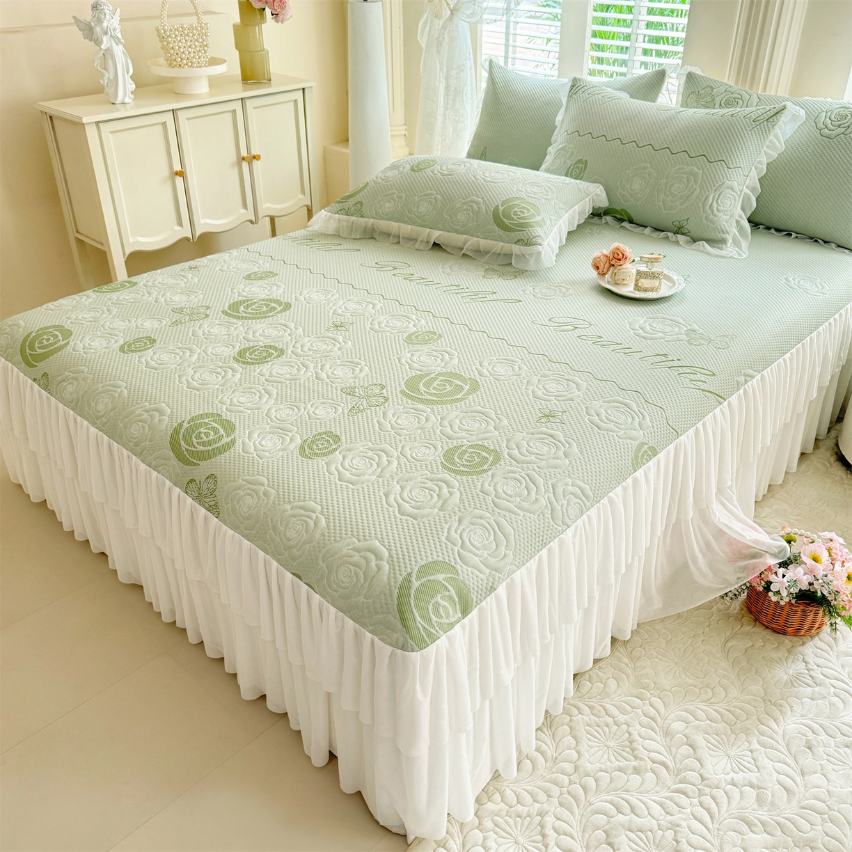 91家纺网 家纺一手货源 找家纺 绒棉世家 2026新款A类凉感豆豆席三件套床裙款软席子 花韵-清新绿