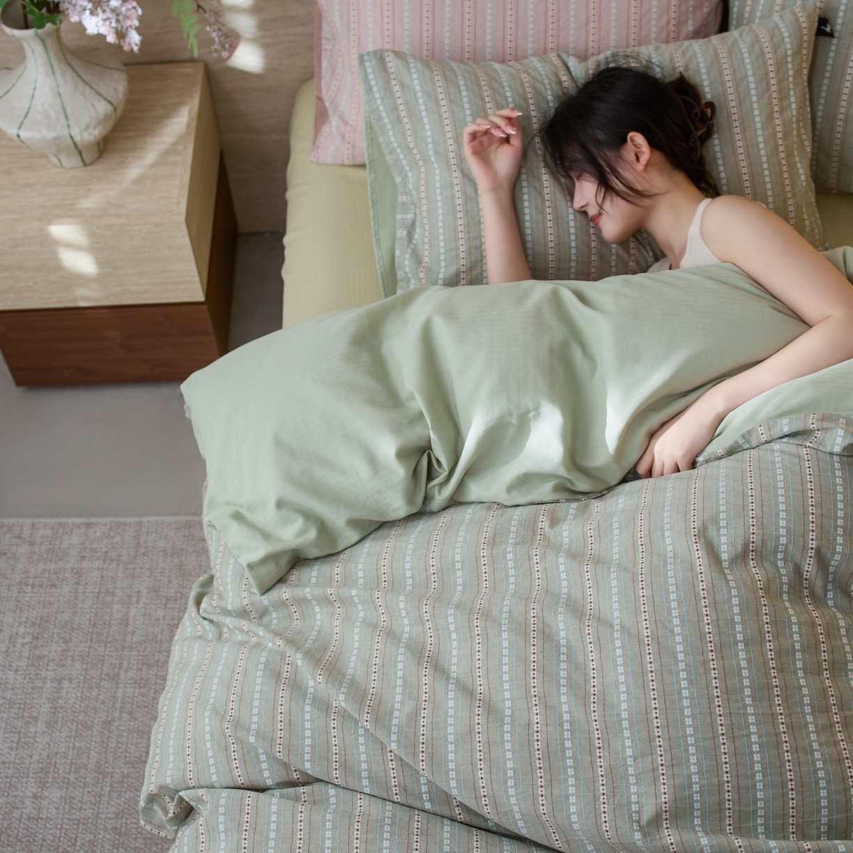 91家纺网 家纺一手货源 找家纺 （总）安莱生活 2023年秋冬专版独创希腊绒天鹅绒烫银冰花四件套-布鲁塞尔