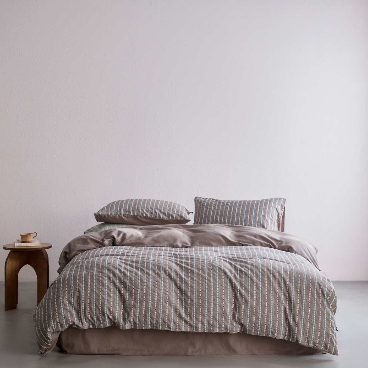 91家纺网 家纺一手货源 找家纺 安莱生活 2026春夏新款水洗棉全棉色织大提花春日絮语四件套 春日絮语系列（券后最低控价319） 春日絮语-灰咖