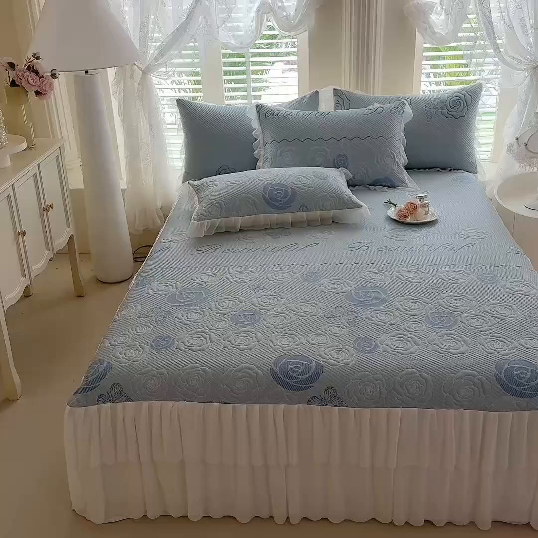 91家纺网 家纺一手货源 找家纺 绒棉世家 2026新款A类凉感豆豆席三件套床裙款软席子 花韵-天蓝