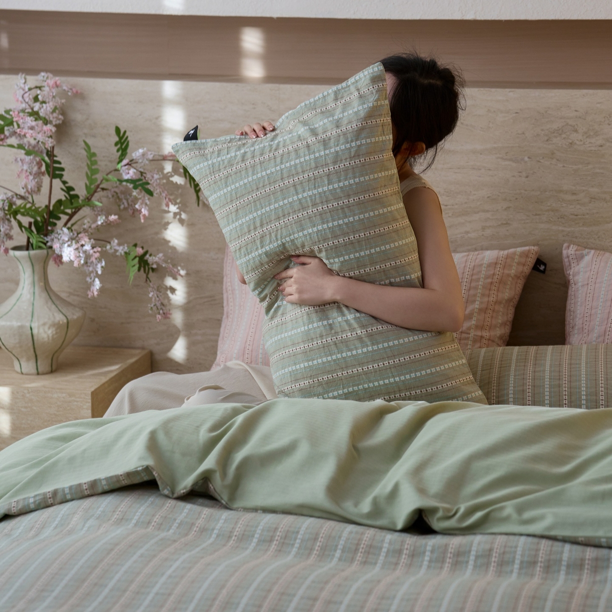 91家纺网 家纺一手货源 找家纺 安莱生活 2026春夏新款水洗棉全棉色织大提花春日絮语四件套 春日絮语系列（券后最低控价319） 春日絮语-豆绿