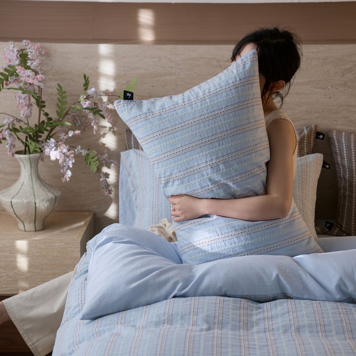 91家纺网 家纺一手货源 找家纺 安莱生活 2026春夏新款水洗棉全棉色织大提花春日絮语四件套 春日絮语系列（券后最低控价319） 春日絮语-浅蓝