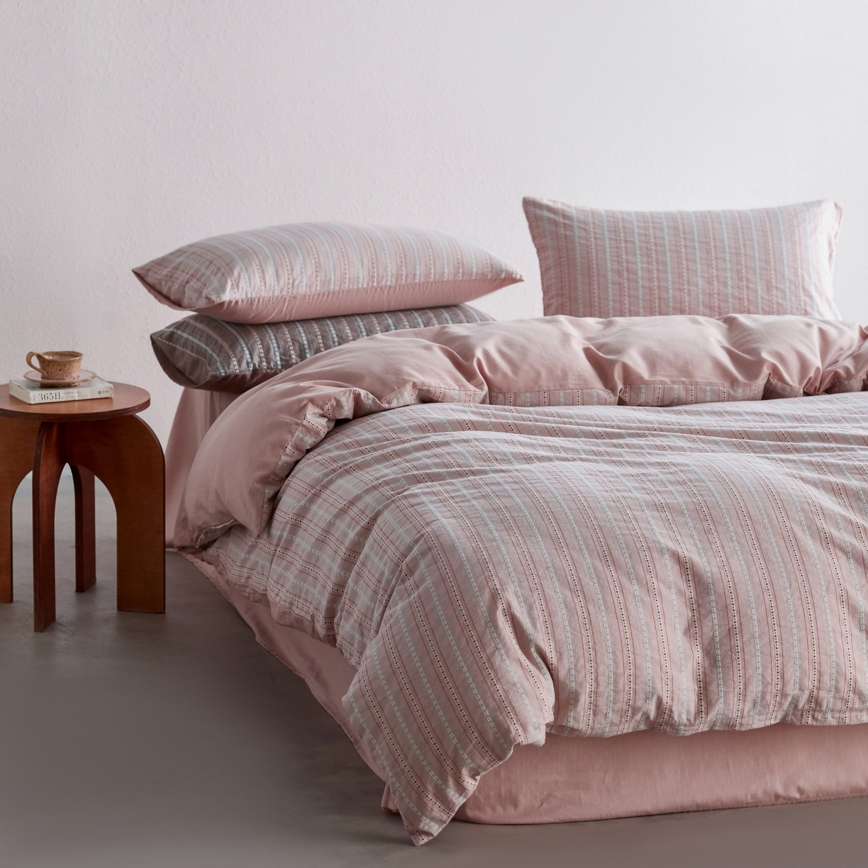 91家纺网 家纺一手货源 找家纺 安莱生活 2026春夏新款水洗棉全棉色织大提花春日絮语四件套 春日絮语系列（券后最低控价319） 春日絮语-豆沙