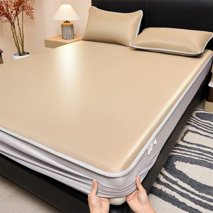 91家纺网 家纺一手货源 找家纺 雯豆家纺 2026春夏新款碳光冰丝床笠加厚三明治凉感床垫保护套夏季床罩凉席席子 千鸟格-床笠款-香槟金