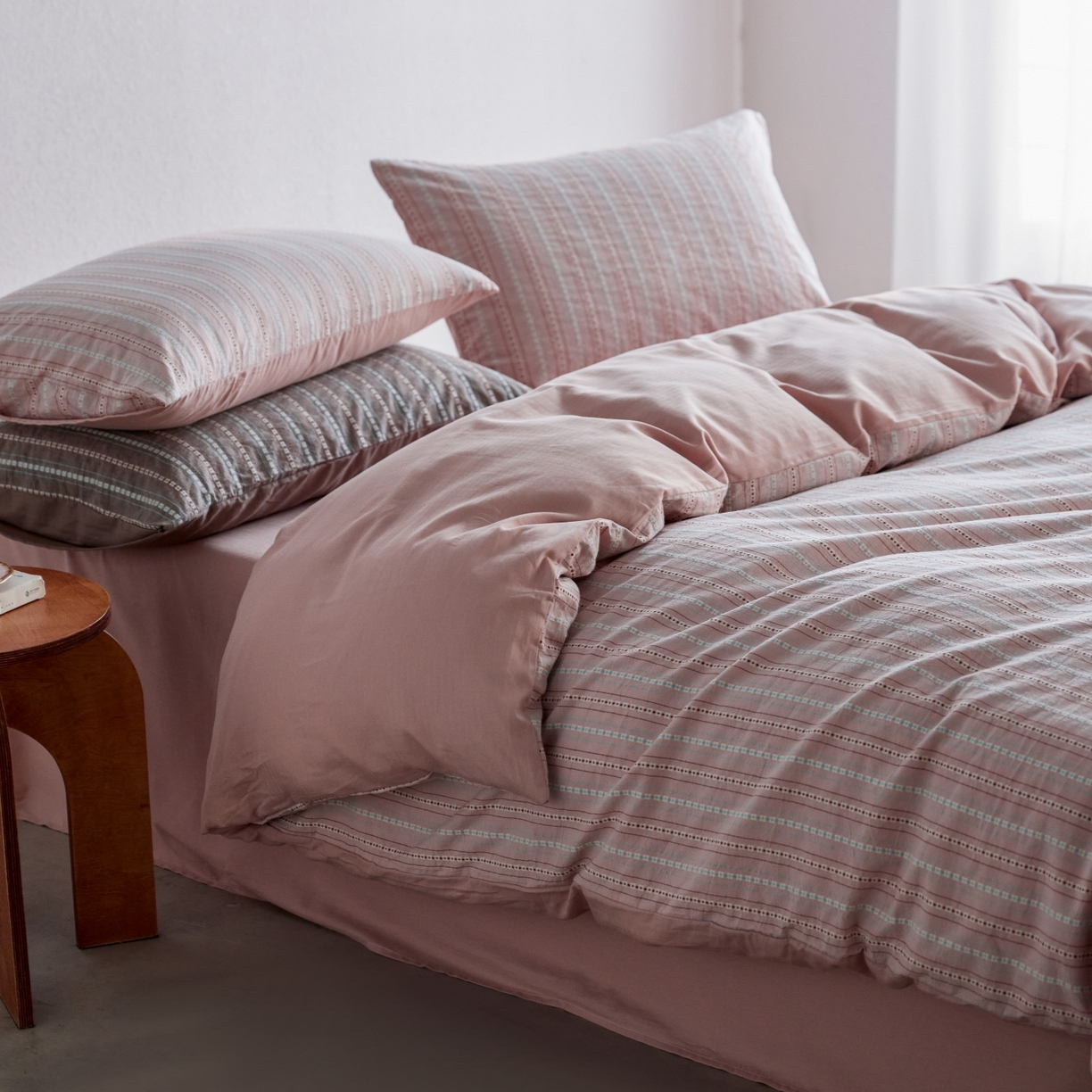 91家纺网 家纺一手货源 找家纺 安莱生活 2026春夏新款水洗棉全棉色织大提花春日絮语四件套 春日絮语系列（券后最低控价319） 春日絮语-豆沙