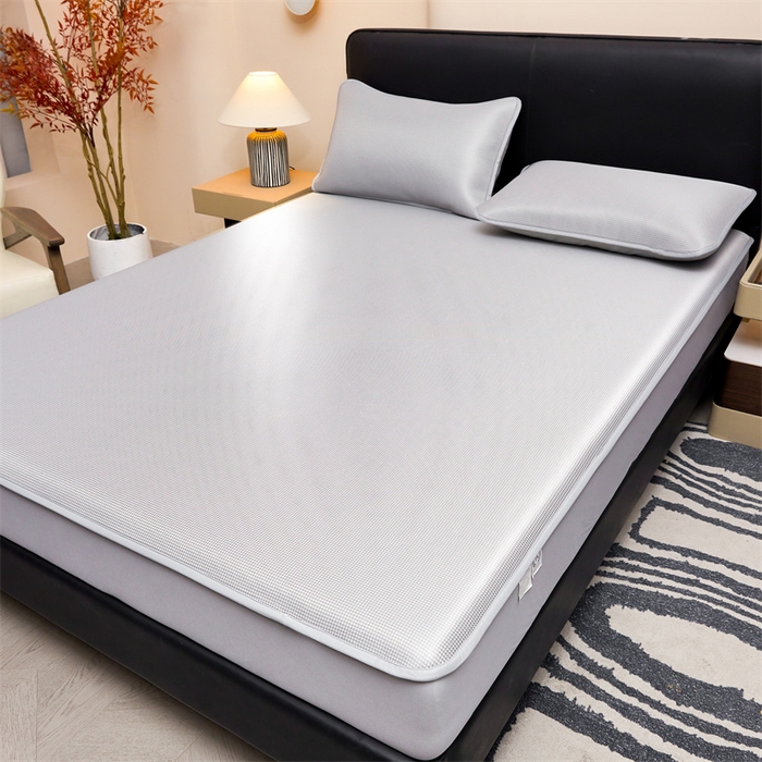 91家纺网 家纺一手货源 找家纺 雯豆家纺 2026春夏新款碳光冰丝床笠加厚三明治凉感床垫保护套夏季床罩凉席席子 千鸟格-床笠款-银帆灰