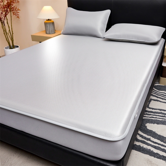 91家纺网 家纺一手货源 找家纺 雯豆家纺 2026春夏新款碳光冰丝床笠加厚三明治凉感床垫保护套夏季床罩凉席席子 千鸟格-床笠款-银帆灰