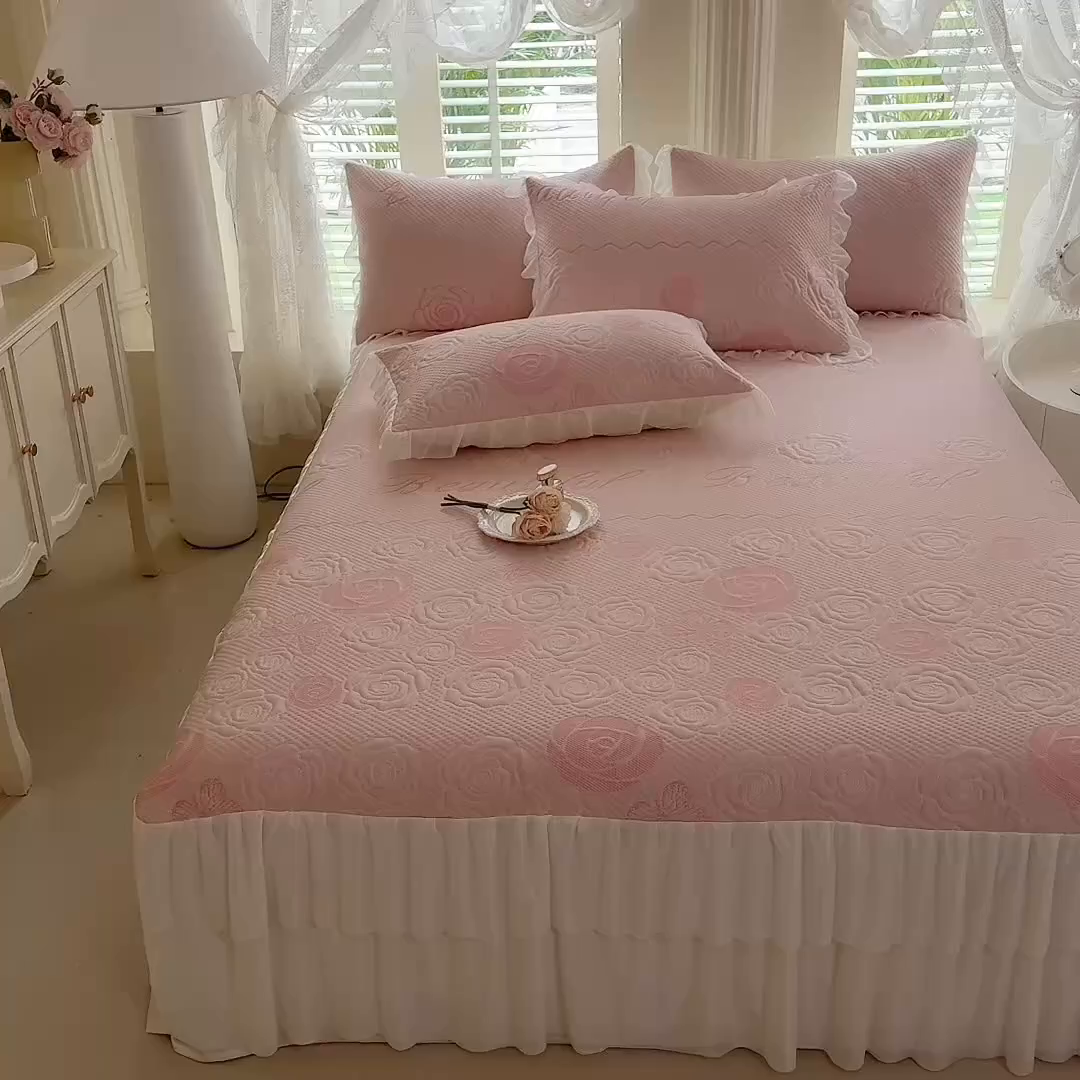 91家纺网 家纺一手货源 找家纺 优贝家纺 2026新款A类凉感豆豆席三件套床裙款软席子 花韵-粉玉
