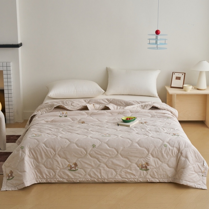 91家纺网 家纺一手货源 找家纺 （总）坦客毯业 2026春夏新款超声波夏被亲肤绒夏凉被芦荟棉夏季被子批发供货赠品礼品被便宜夏被