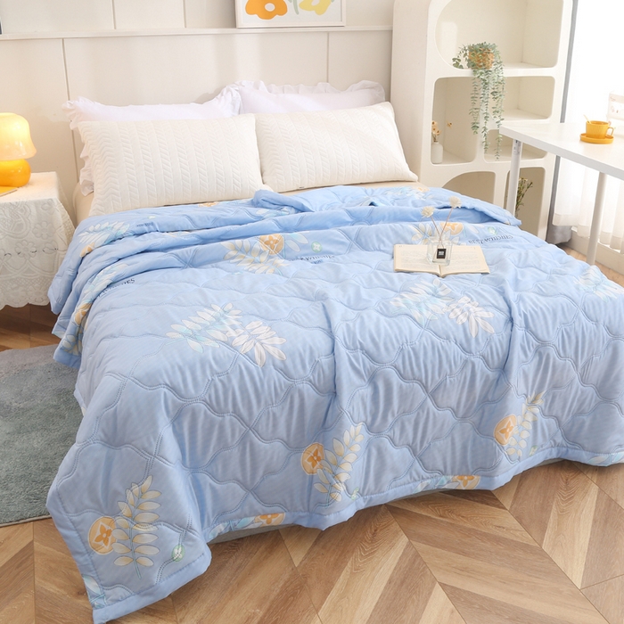 91家纺网 家纺一手货源 找家纺 坦客毯业 2026春夏新款超声波夏被亲肤绒夏凉被芦荟棉夏季被子批发供货赠品礼品被便宜夏被 暗香