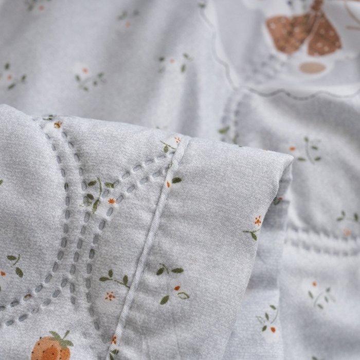 91家纺网 家纺一手货源 找家纺 坦客毯业 2026春夏新款超声波夏被亲肤绒夏凉被芦荟棉夏季被子批发供货赠品礼品被便宜夏被 绅士熊