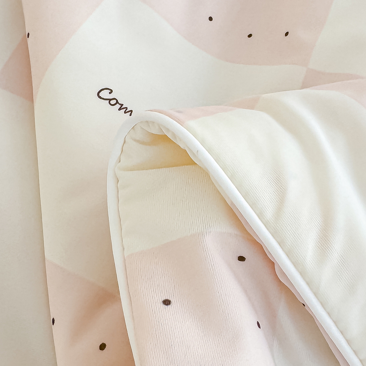 91家纺网 家纺一手货源 找家纺 （总）芯恋家居 2026年新款小冰川凉感夏被冰皮凉感印花夏被凉感丝夏被（四周踩棉工艺）